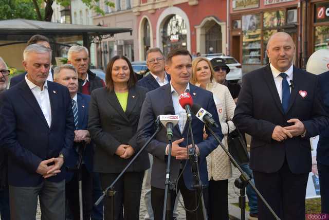 [WIDEO, FOTO] Parlamentarzyści i działacze Koalicji Obywatelskiej wspierają kandydaturę Jana Dzięcielskiego