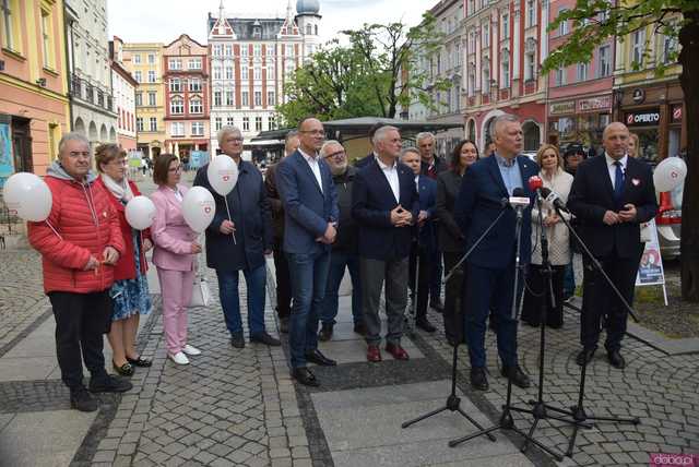 [WIDEO, FOTO] Parlamentarzyści i działacze Koalicji Obywatelskiej wspierają kandydaturę Jana Dzięcielskiego