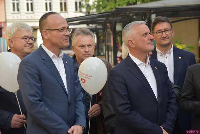 [WIDEO, FOTO] Parlamentarzyści i działacze Koalicji Obywatelskiej wspierają kandydaturę Jana Dzięcielskiego