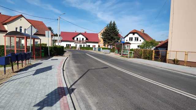 [FOTO] Zakończono przebudowę drogi powiatowej w Chwałkowie