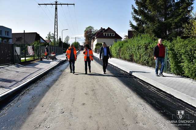 [FOTO] Prace na ul. Fabrycznej w Pszennie na finiszu