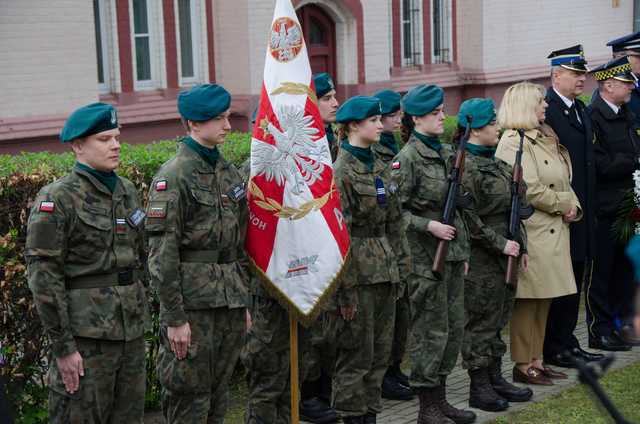 [FOTO] Uczcili pamięć poległych saperów