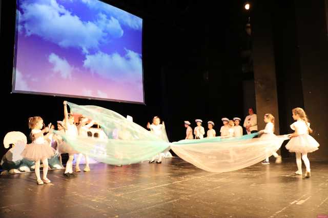 [FOTO] Młodzi aktorzy zaprezentowali swoje występy na deskach świdnickiego teatru