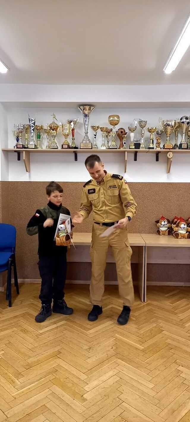 [FOTO] Uczniowie świebodzickiej podstawówki popisali się wiedzą pożarniczą