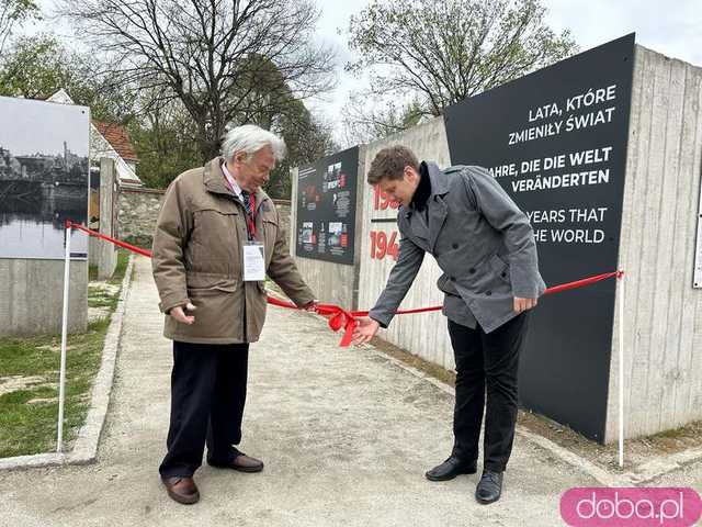 [FOTO] Wojny nie wybuchają same. Za nami otwarcie wystawy plenerowej „1939-1945. Lata, które zmieniły świat”