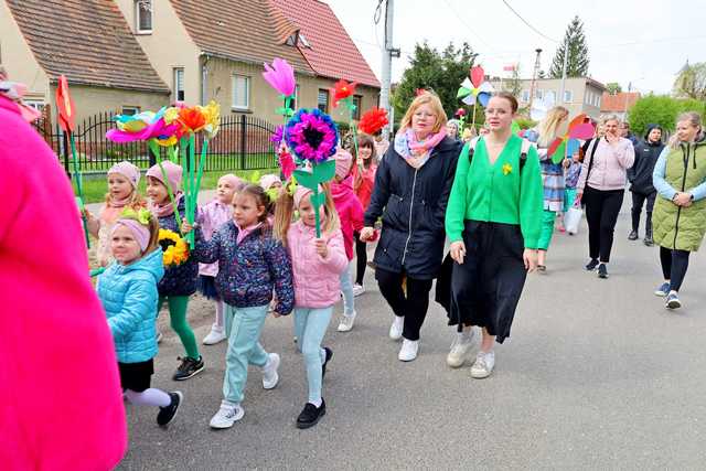 [FOTO] Uczniowie Szkoły Podstawowej w Imbramowicach obchodzili Dzień Ziemi