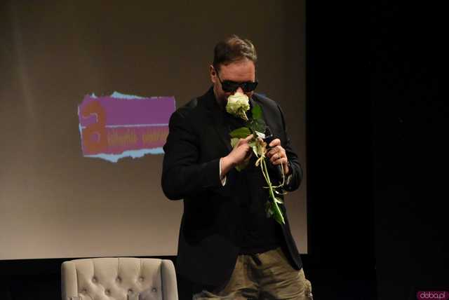 [FOTO] Artystami zostają ludzie z kompleksami. Tomasz Karolak o swoich doświadczeniach na scenie i poza nią