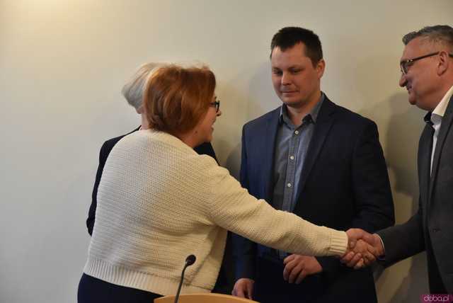 [FOTO] Liczne podziękowania i podsumowanie kadencji podczas ostatniej sesji rady gminy Świdnica
