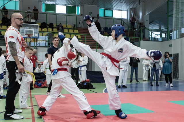 [FOTO] Udany start zawodników świnickiego Gryfa na Mistrzostwach Polski w Taekwon-do