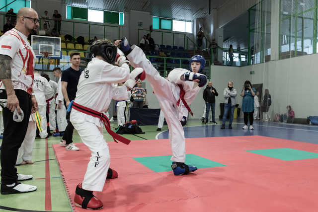 [FOTO] Udany start zawodników świnickiego Gryfa na Mistrzostwach Polski w Taekwon-do