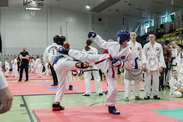 [FOTO] Udany start zawodników świnickiego Gryfa na Mistrzostwach Polski w Taekwon-do