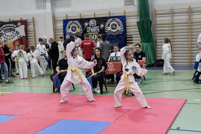 [FOTO] Udany start zawodników świnickiego Gryfa na Mistrzostwach Polski w Taekwon-do