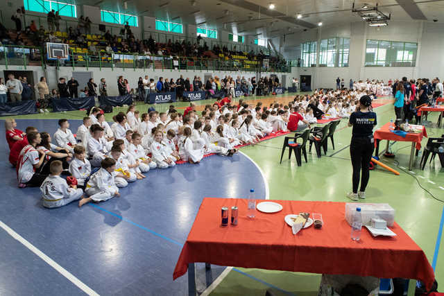 [FOTO] Udany start zawodników świnickiego Gryfa na Mistrzostwach Polski w Taekwon-do