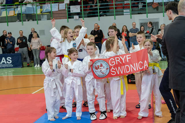 [FOTO] Udany start zawodników świnickiego Gryfa na Mistrzostwach Polski w Taekwon-do