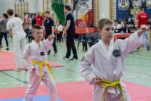 [FOTO] Udany start zawodników świnickiego Gryfa na Mistrzostwach Polski w Taekwon-do