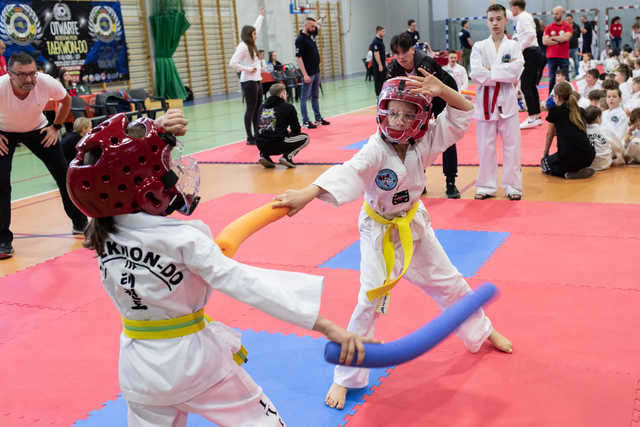 [FOTO] Udany start zawodników świnickiego Gryfa na Mistrzostwach Polski w Taekwon-do