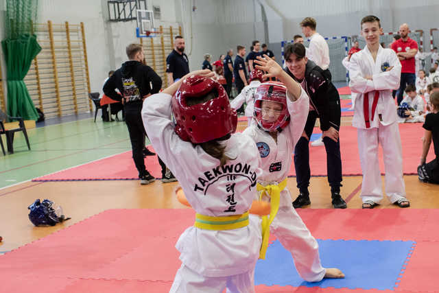 [FOTO] Udany start zawodników świnickiego Gryfa na Mistrzostwach Polski w Taekwon-do