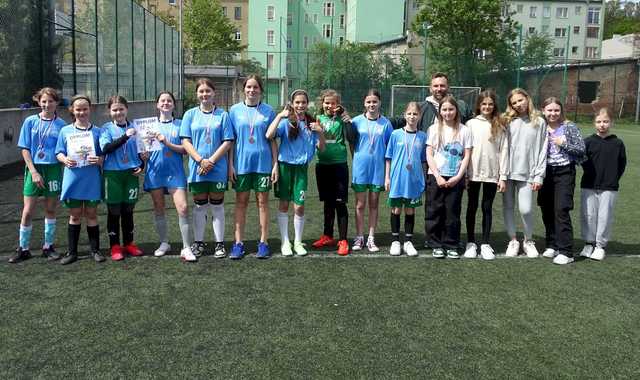 [FOTO] Dziewczęta z klas 5-6 rywalizowały w turnieju piłkarskim