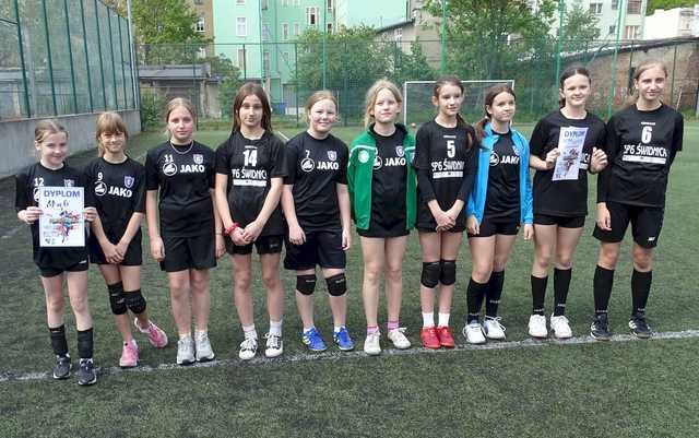 [FOTO] Dziewczęta z klas 5-6 rywalizowały w turnieju piłkarskim