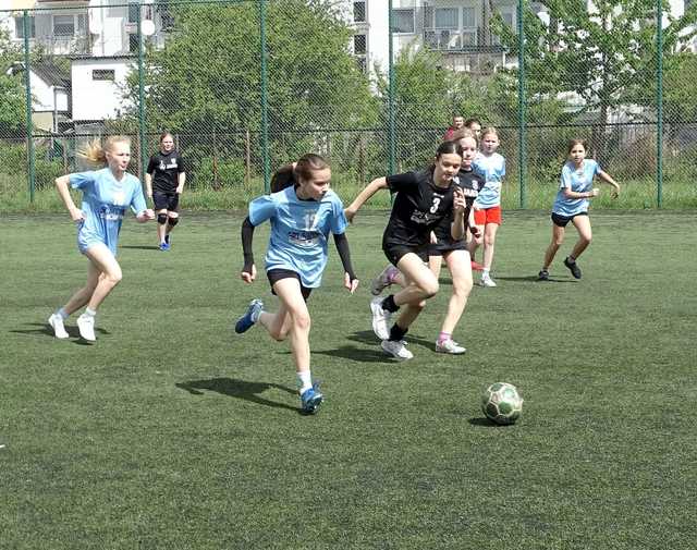 [FOTO] Dziewczęta z klas 5-6 rywalizowały w turnieju piłkarskim