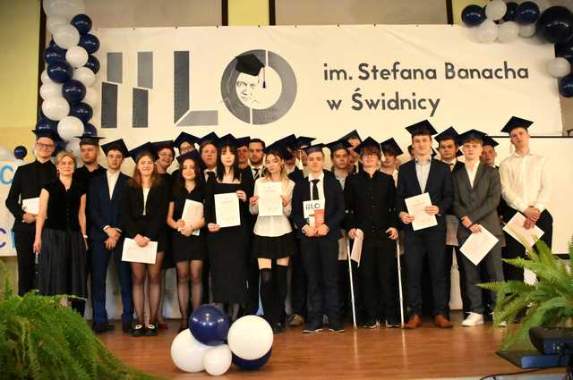 [FOTO] Maturzyści z Banacha zakończyli rok szkolny
