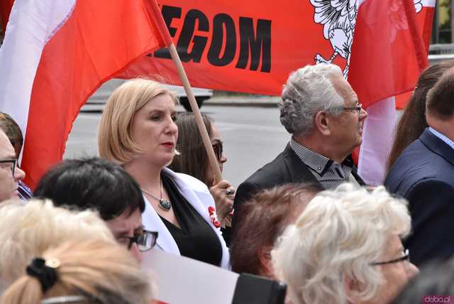 [WIDEO/FOTO] Strzegomianie obchodzili 233. rocznicę uchwalenia Konstytucji 3 Maja