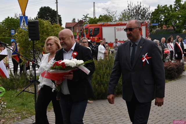 [WIDEO/FOTO] Upamiętnili 233. rocznicę uchwalenia Konstytucji 3 Maja w Żarowie