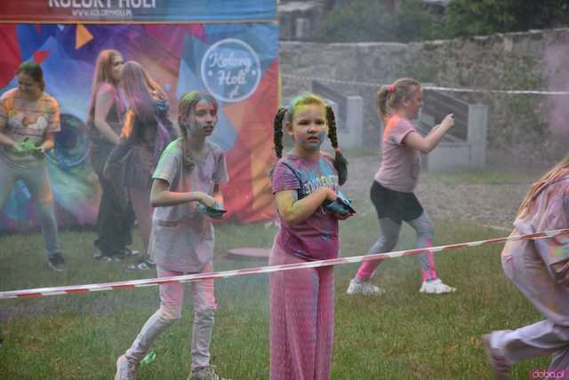 [FOTO] Eksplozja kolorów, koncerty, swojskie jadło i rodzinna atmosfera na Pikniku Majowym w Forcie Gaj