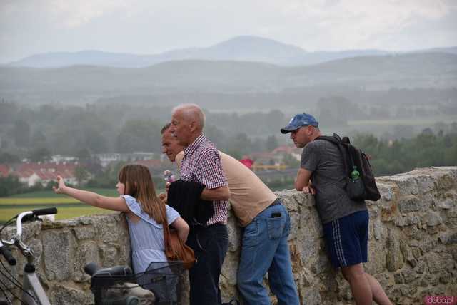 [FOTO] Eksplozja kolorów, koncerty, swojskie jadło i rodzinna atmosfera na Pikniku Majowym w Forcie Gaj