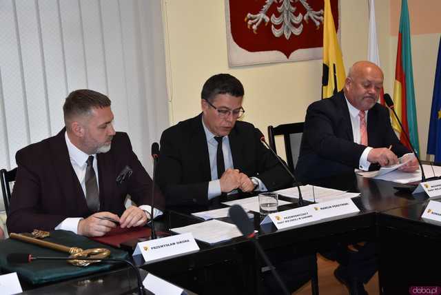 [FOTO] Ślubowanie nowego burmistrza i radnych oraz wybór przewodniczącego Rady Miejskiej Żarowa