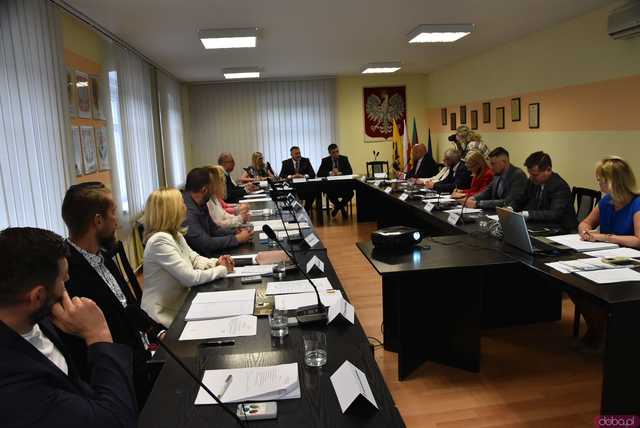[FOTO] Ślubowanie nowego burmistrza i radnych oraz wybór przewodniczącego Rady Miejskiej Żarowa