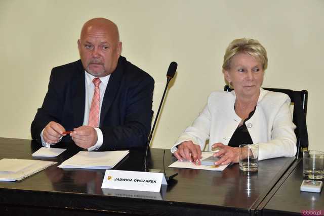 [FOTO] Ślubowanie nowego burmistrza i radnych oraz wybór przewodniczącego Rady Miejskiej Żarowa