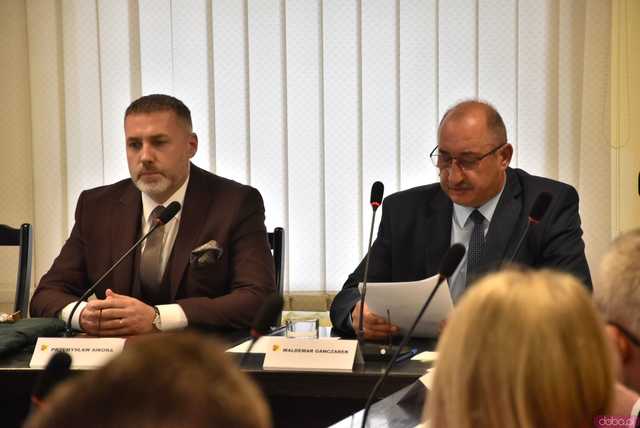[FOTO] Ślubowanie nowego burmistrza i radnych oraz wybór przewodniczącego Rady Miejskiej Żarowa