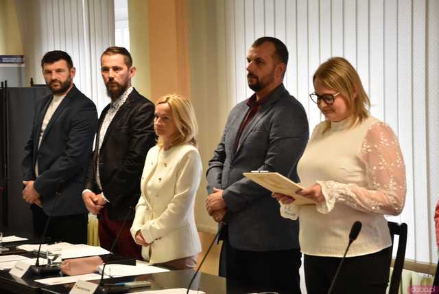 [FOTO] Ślubowanie nowego burmistrza i radnych oraz wybór przewodniczącego Rady Miejskiej Żarowa
