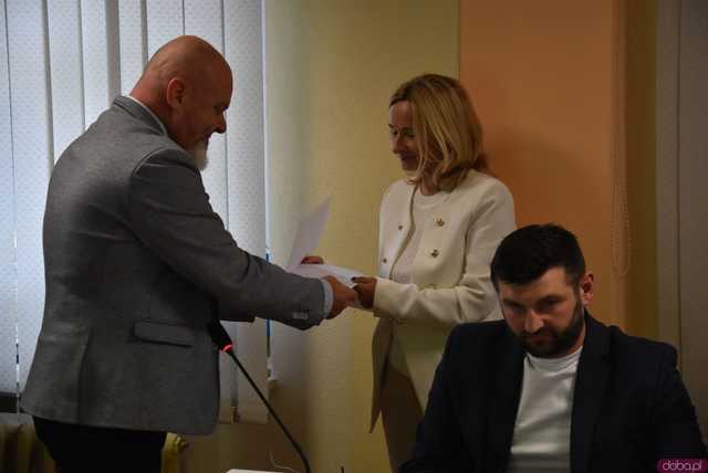 [FOTO] Ślubowanie nowego burmistrza i radnych oraz wybór przewodniczącego Rady Miejskiej Żarowa