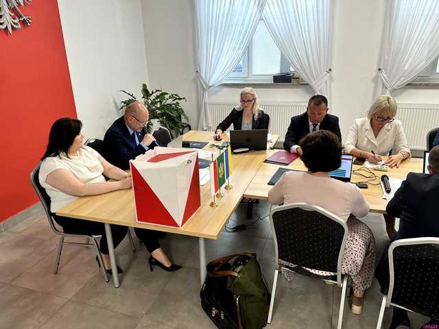 [FOTO] Nowi radni i burmistrz Jaworzyny Śląskiej złożyli ślubowania. Wybrano również przewodniczącego rady miejskiej