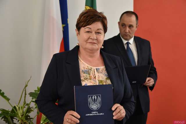 [FOTO] Nowi radni i burmistrz Jaworzyny Śląskiej złożyli ślubowania. Wybrano również przewodniczącego rady miejskiej