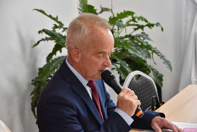 [FOTO] Nowi radni i burmistrz Jaworzyny Śląskiej złożyli ślubowania. Wybrano również przewodniczącego rady miejskiej