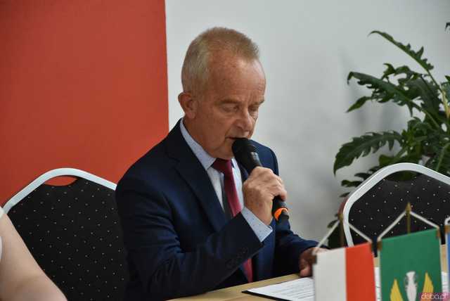 [FOTO] Nowi radni i burmistrz Jaworzyny Śląskiej złożyli ślubowania. Wybrano również przewodniczącego rady miejskiej