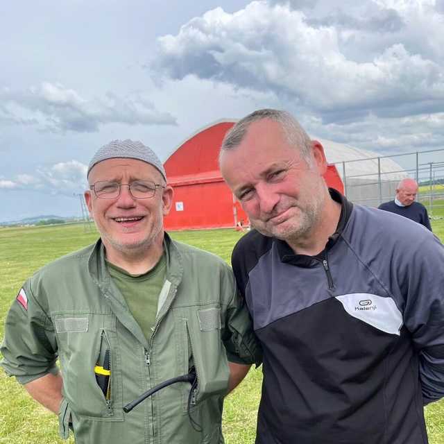 [FOTO] Szkolenie spadochronowe na Gminnym Lotnisku w Świebodzicach 