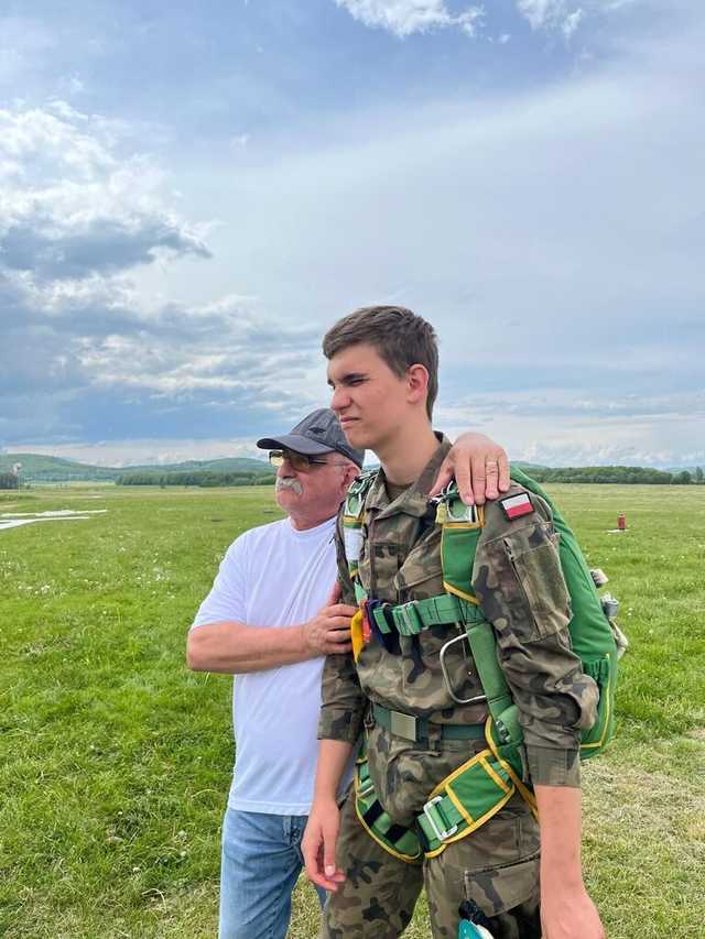 [FOTO] Szkolenie spadochronowe na Gminnym Lotnisku w Świebodzicach 