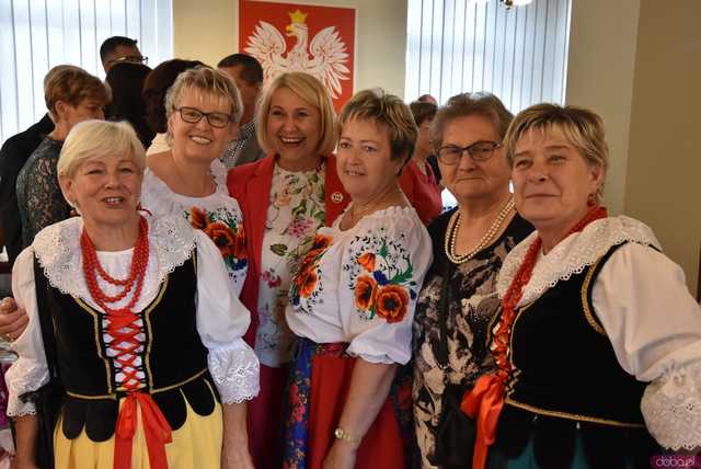 [FOTO] Zmiana wójta po 22 latach! Nowy włodarz i radni gminy Świdnica złożyli ślubowania