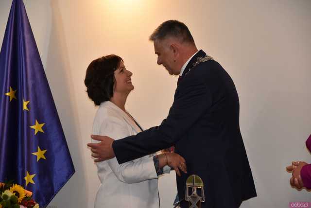 [FOTO] Zmiana wójta po 22 latach! Nowy włodarz i radni gminy Świdnica złożyli ślubowania