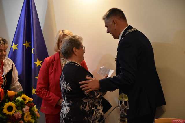 [FOTO] Zmiana wójta po 22 latach! Nowy włodarz i radni gminy Świdnica złożyli ślubowania
