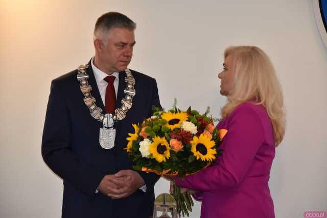[FOTO] Zmiana wójta po 22 latach! Nowy włodarz i radni gminy Świdnica złożyli ślubowania