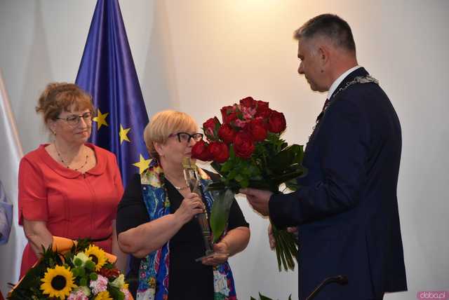 [FOTO] Zmiana wójta po 22 latach! Nowy włodarz i radni gminy Świdnica złożyli ślubowania
