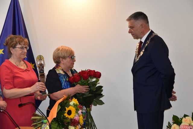 [FOTO] Zmiana wójta po 22 latach! Nowy włodarz i radni gminy Świdnica złożyli ślubowania
