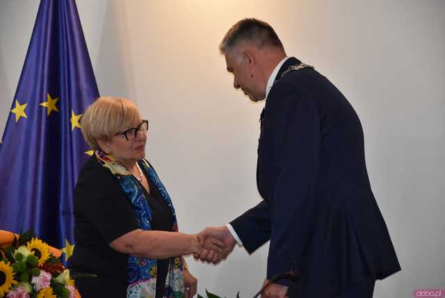 [FOTO] Zmiana wójta po 22 latach! Nowy włodarz i radni gminy Świdnica złożyli ślubowania