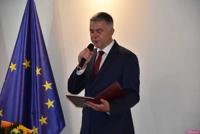 [FOTO] Zmiana wójta po 22 latach! Nowy włodarz i radni gminy Świdnica złożyli ślubowania