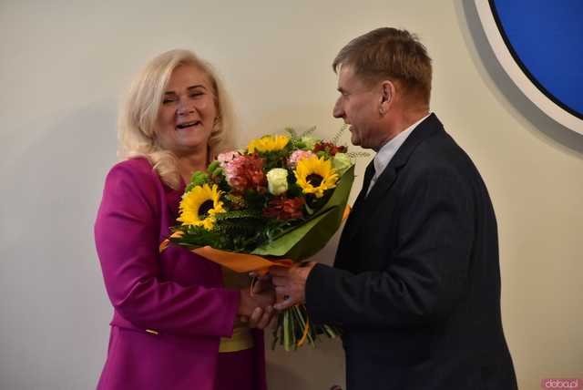 [FOTO] Zmiana wójta po 22 latach! Nowy włodarz i radni gminy Świdnica złożyli ślubowania
